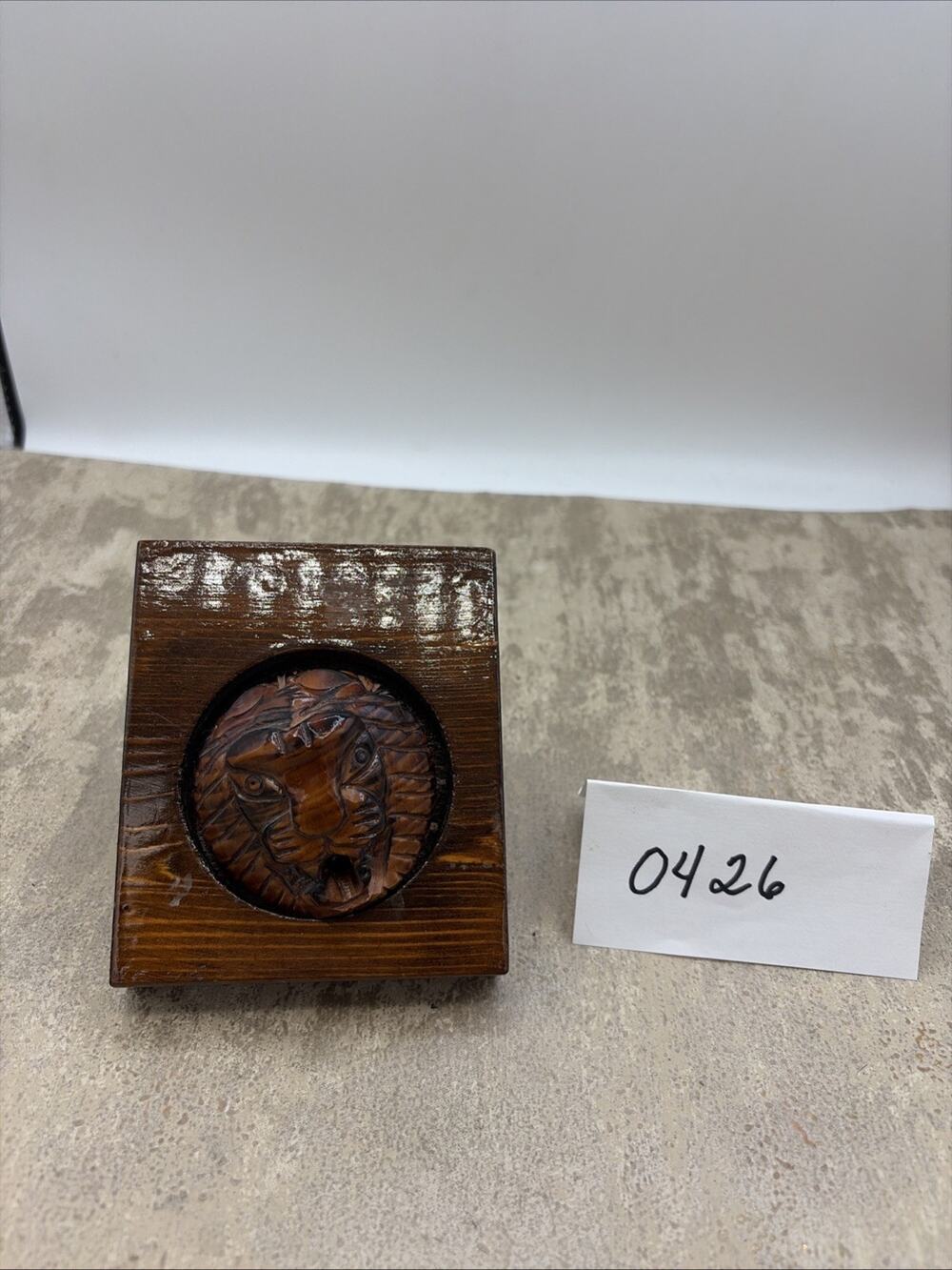 Vintage Hand Carved Wood Lion Head Inside Wood Frame Home 3.5X4.5” Decor